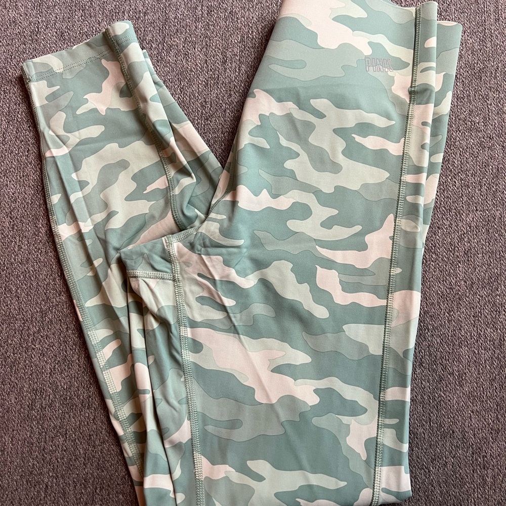 Victoria’s Secret PINK Ultimate Leggings light green Camo